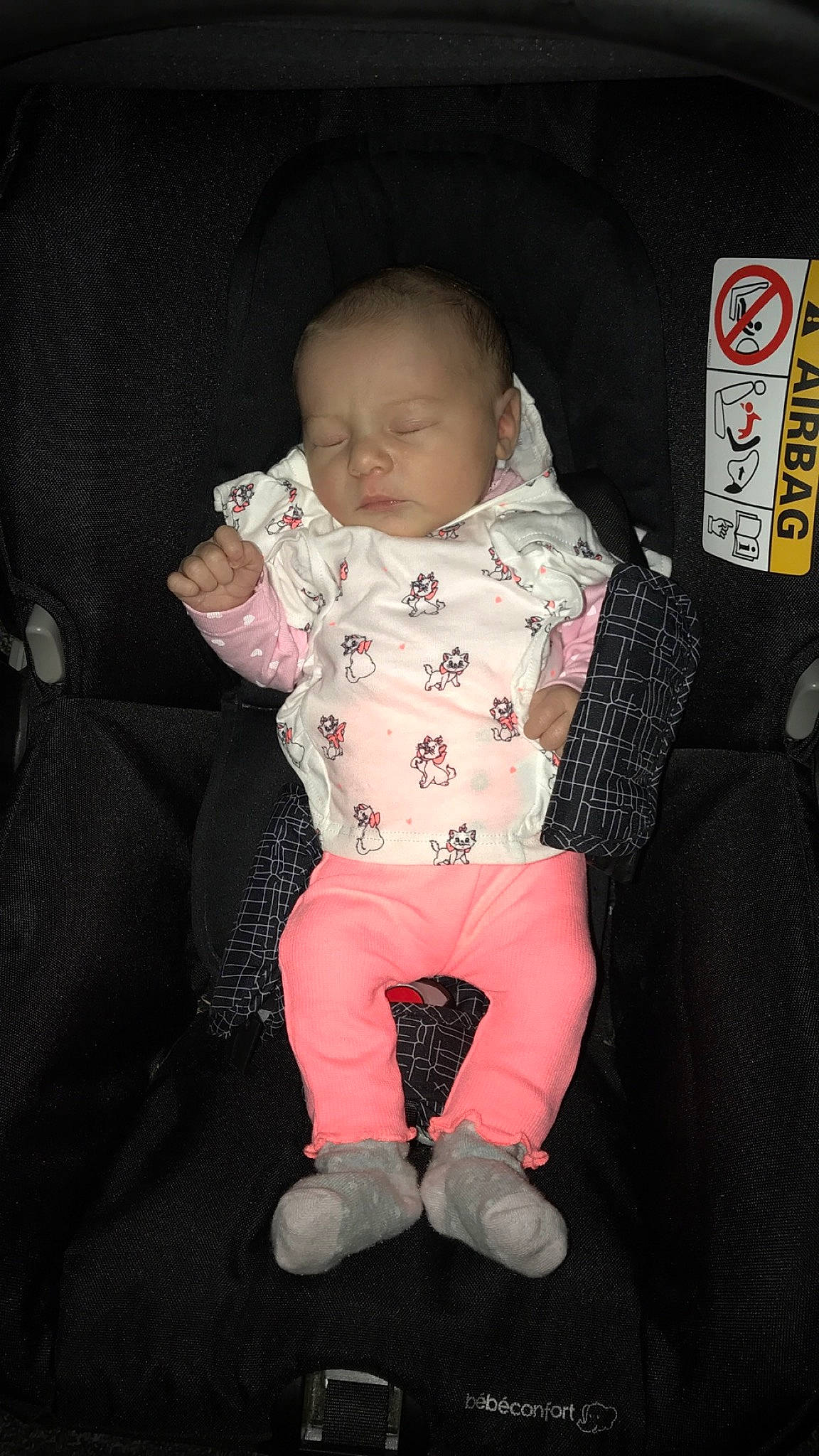 Gina participe au concours pour gagner de l'argent avec cette photo : baby, baby_carriage, baby_in_car_seat, baby_products, car_seat, child, person, pink, product, toddler