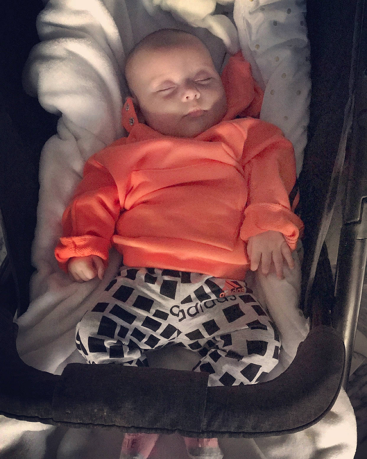 Gina a rejoint le concours — aidez-le/la à gagner de superbes lots ! baby, baby_products, child, person, product, sitting, toddler