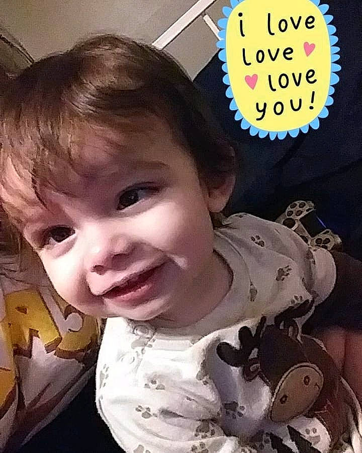 Axel is registered to the contest to win money with this photo: cheek, child, cool, ear, eye, face, forehead, head, joy, mouth, nose, person, photo_caption, product, selfie, skin, smile, toddler