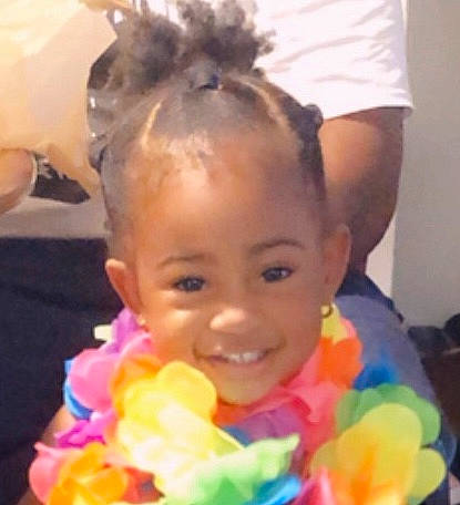 Kynnedi is registered to the contest to win money with this photo: baby, birthday, cheek, child, ear, eating, face, forehead, fun, hair, hairstyle, happy, head, human, joy, party, person, play, smile, toddler