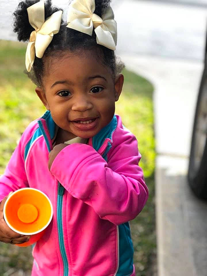 Kynnedi is registered to the contest to win money with this photo: baby, child, fun, hair_accessory, hairstyle, happy, people, person, pink, play, skin, smile, toddler