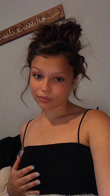 Jade is registered to the contest to win money with this photo: black_hair, chest, chin, eyebrow, eyelash, flash_photography, forehead, gesture, hairstyle, human_body, iris, joint, lip, long_hair, makeover, neck, organ, person, ringlet, shoulder