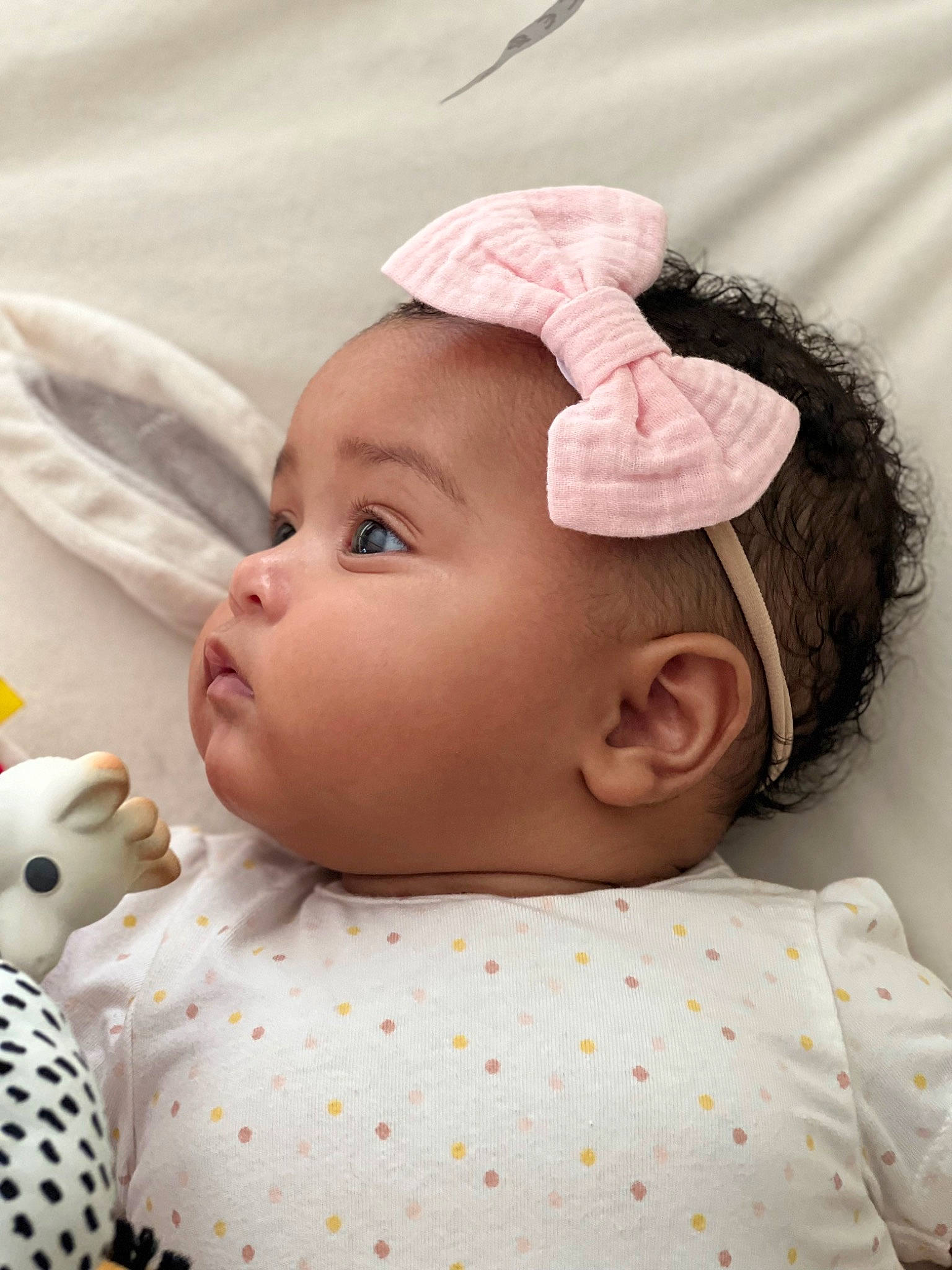 Hayley participe au concours pour gagner de l'argent avec cette photo : baby, baby_toddler_clothing, cheek, comfort, ear, eye, eyebrow, eyelash, face, happy, head, headgear, lip, nose, person, pink, skin, sleeve, textile, toddler