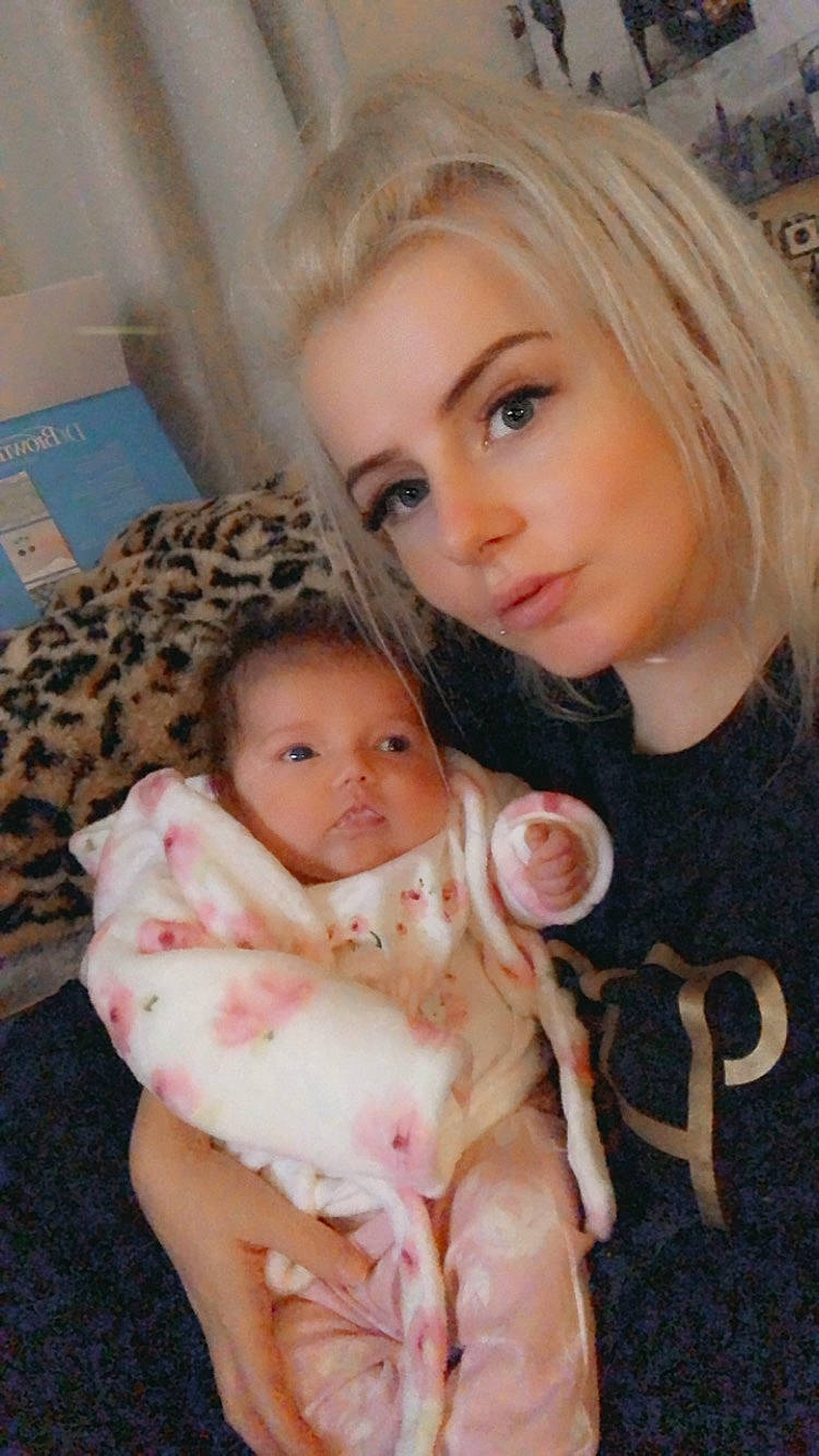 Cheyanne is registered to the contest to win money with this photo: baby, blond, cheek, child, fawn, iris, person, skin, toddler