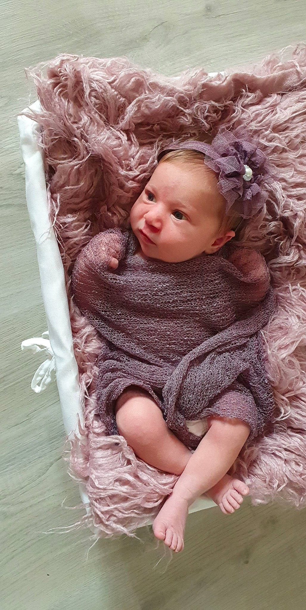 Cassie a rejoint le concours — aidez-le/la à gagner de superbes lots ! baby, brown_hair, cheek, child, child_model, fur, person, photography, pink, product, skin, textile, toddler, wool