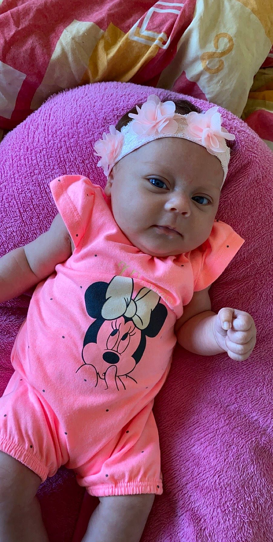 Léana a rejoint le concours — aidez-le/la à gagner de superbes lots ! baby, baby_toddler_clothing, cheek, child, doll, flower, hair_accessory, headband, headgear, headpiece, headwear, person, pink, textile, toddler, toy