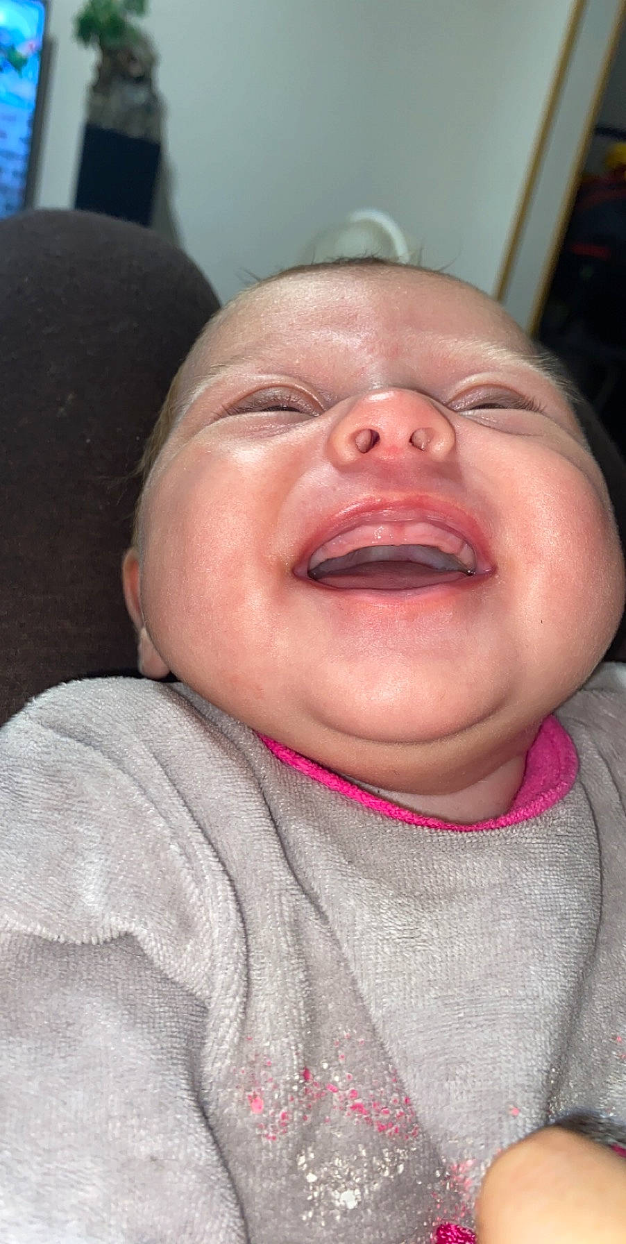 Léana participe au concours pour gagner de l'argent avec cette photo : baby, cheek, child, chin, eyebrow, face, facial_expression, forehead, happy, head, headwear, laugh, lip, mouth, neck, nose, person, skin, smile