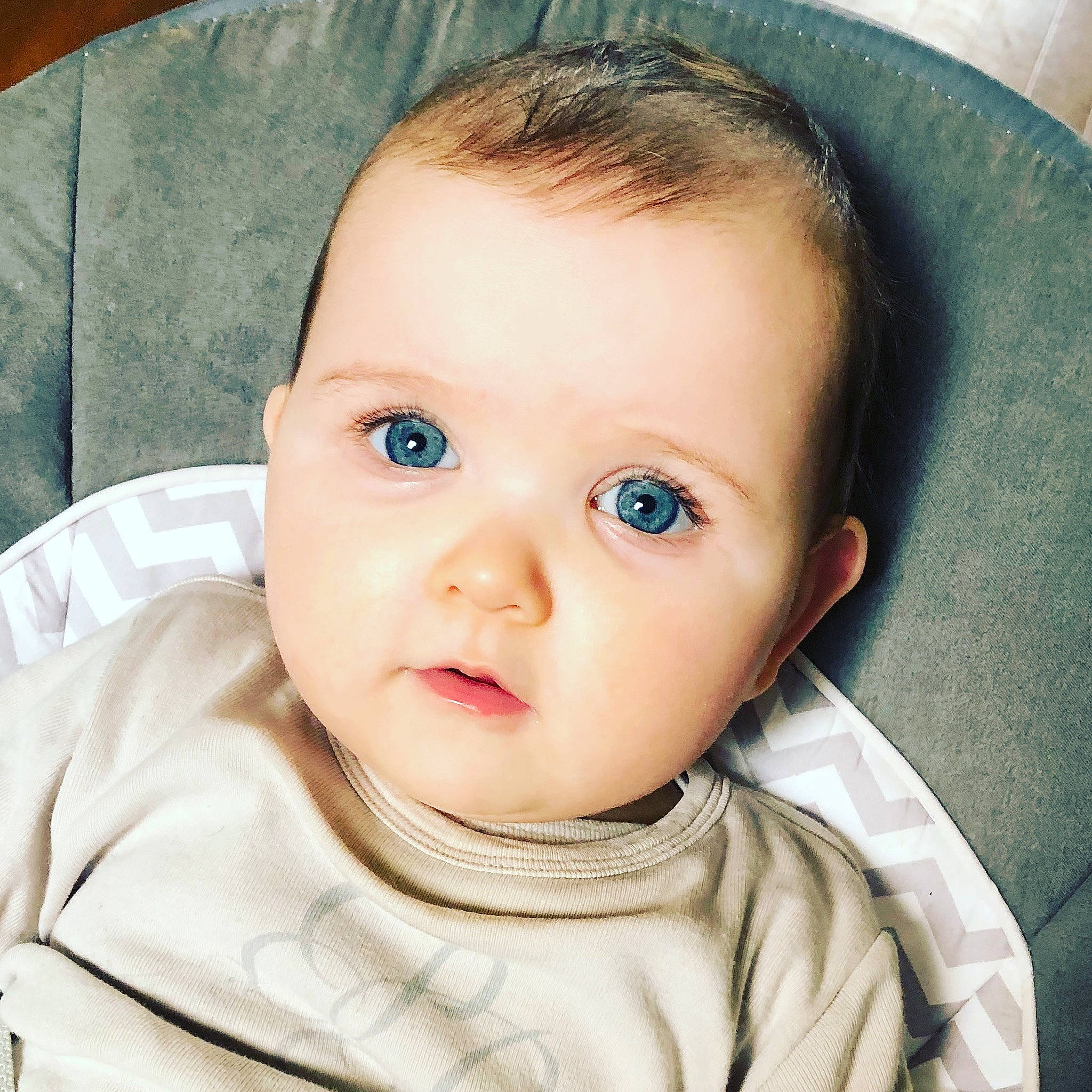 Naëlys participe au concours pour gagner de l'argent avec cette photo : baby, beauty, cheek, child, chin, close_up, cool, eye, eyebrow, face, facial_expression, forehead, hair, head, iris, lip, nose, organ, person, skin