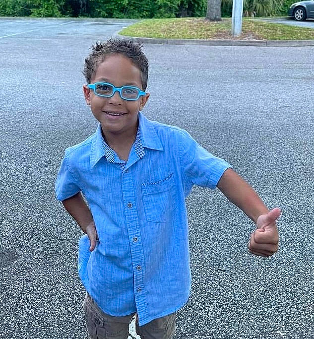 Kingston joined the competition — help win amazing prizes! asphalt, azure, cool, denim, dress_shirt, electric_blue, eyewear, grass, happy, joy, leisure, person, plaid, plant, road_surface, sleeve, smile, standing, t_shirt, travel