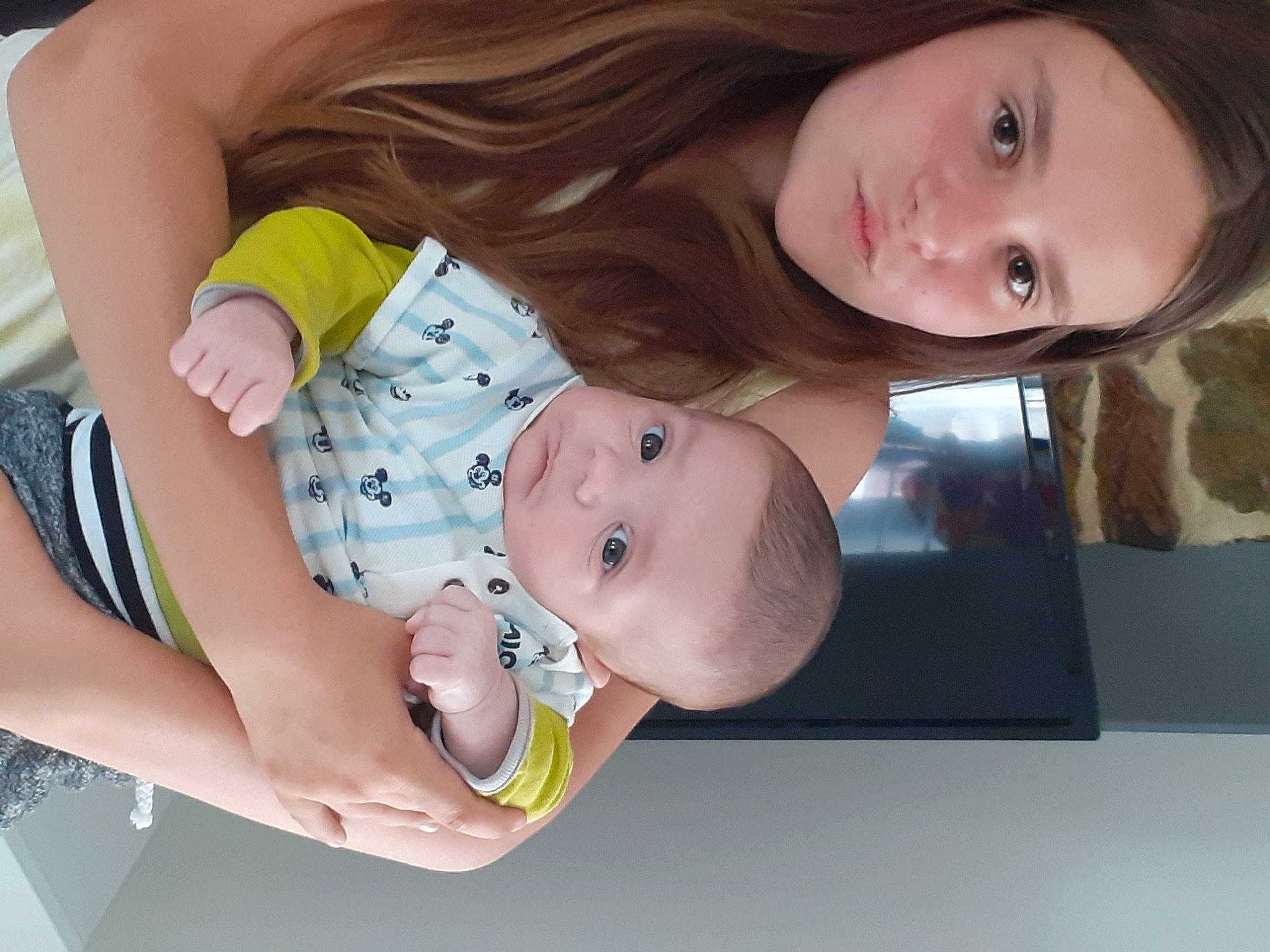 Vicenzo participe au concours pour gagner de l'argent avec cette photo : baby, baby_toddler_clothing, cheek, child, comfort, eyelash, finger, fun, gesture, hand, happy, jewellery, nail, pattern, person, product, skin, smile, thumb, toddler