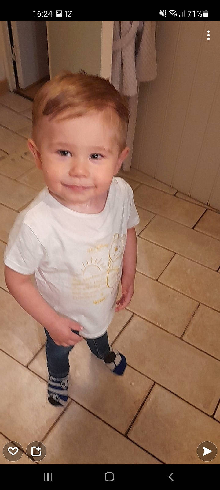 Djulio participe au concours pour gagner de l'argent avec cette photo : baby, baby_toddler_clothing, cheek, child, eyelash, face, floor, flooring, happy, hardwood, human_body, human_leg, iris, joy, lip, nose, person, skin, sleeve, smile