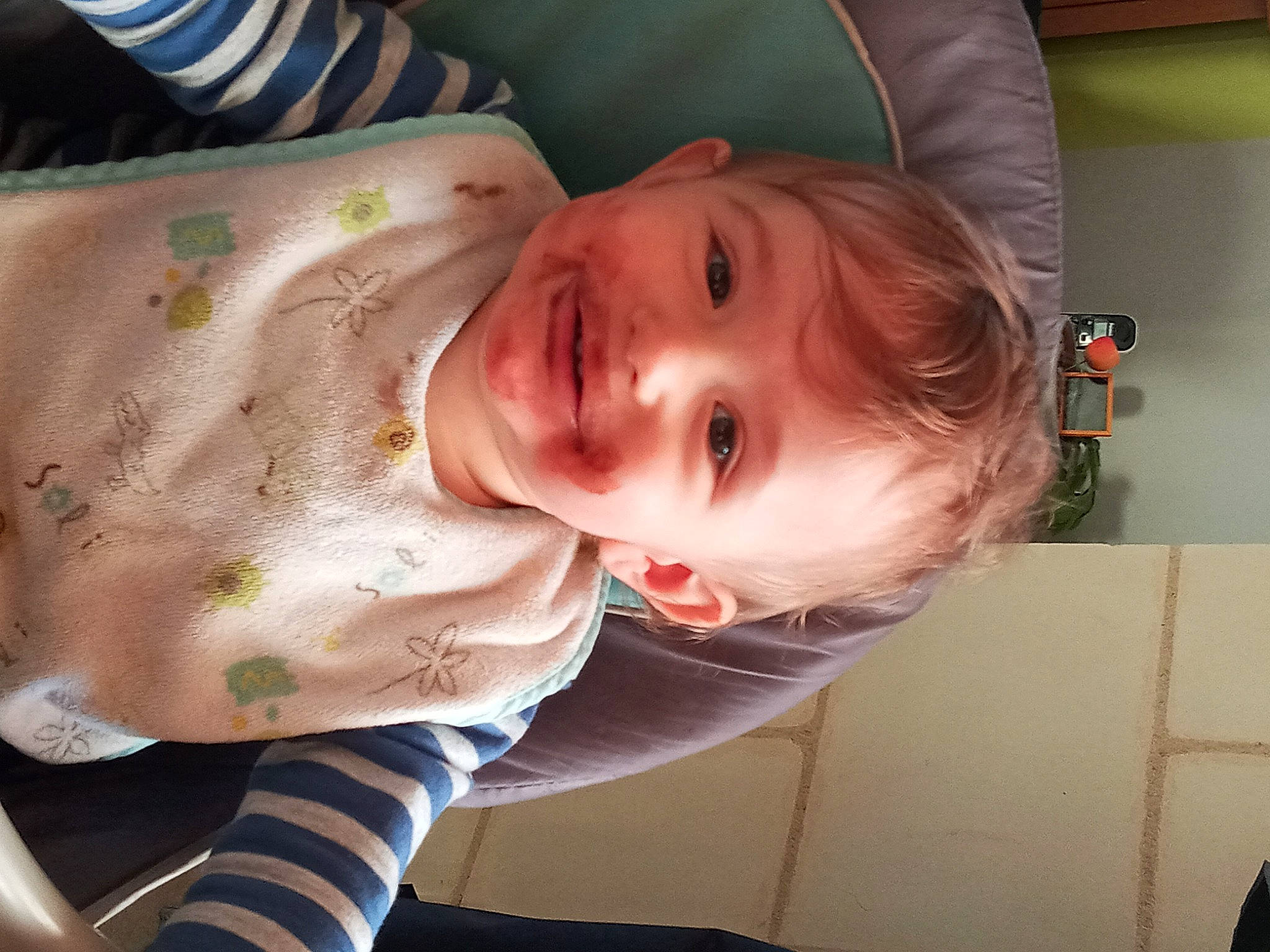 Bastian participe au concours pour gagner de l'argent avec cette photo : baby, baby_toddler_clothing, cheek, child, chin, eyebrow, facial_expression, fun, hairstyle, happy, iris, joy, lip, mouth, neck, nose, person, skin, sleeve, smile