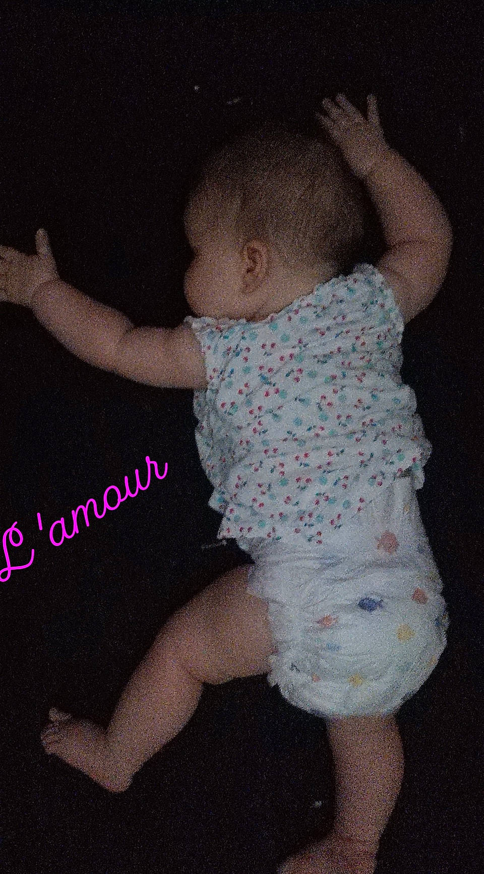 Madeleine participe au concours pour gagner de l'argent avec cette photo : arm, baby, baby_toddler_clothing, child, crochet, diaper, hand, person, pink, toddler