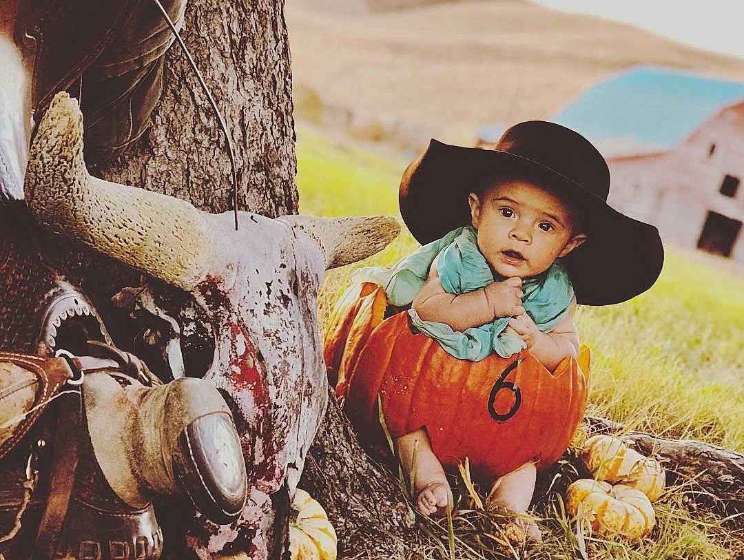 Hagen is registered to the contest to win money with this photo: art, child, cowboy, fawn, happy, illustration, person, toddler, tree, visual_arts