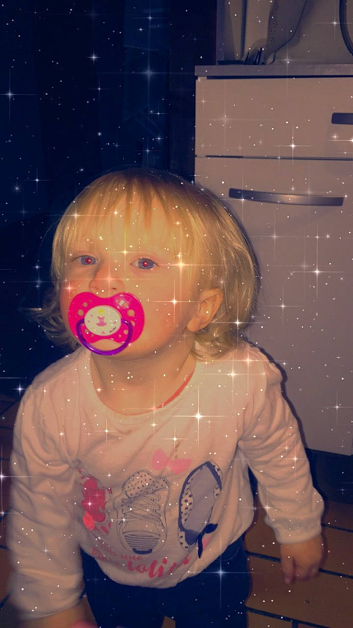 Madison a rejoint le concours — aidez-le/la à gagner de superbes lots ! cheek, child, fun, head, joy, nose, person, pink, space, toddler