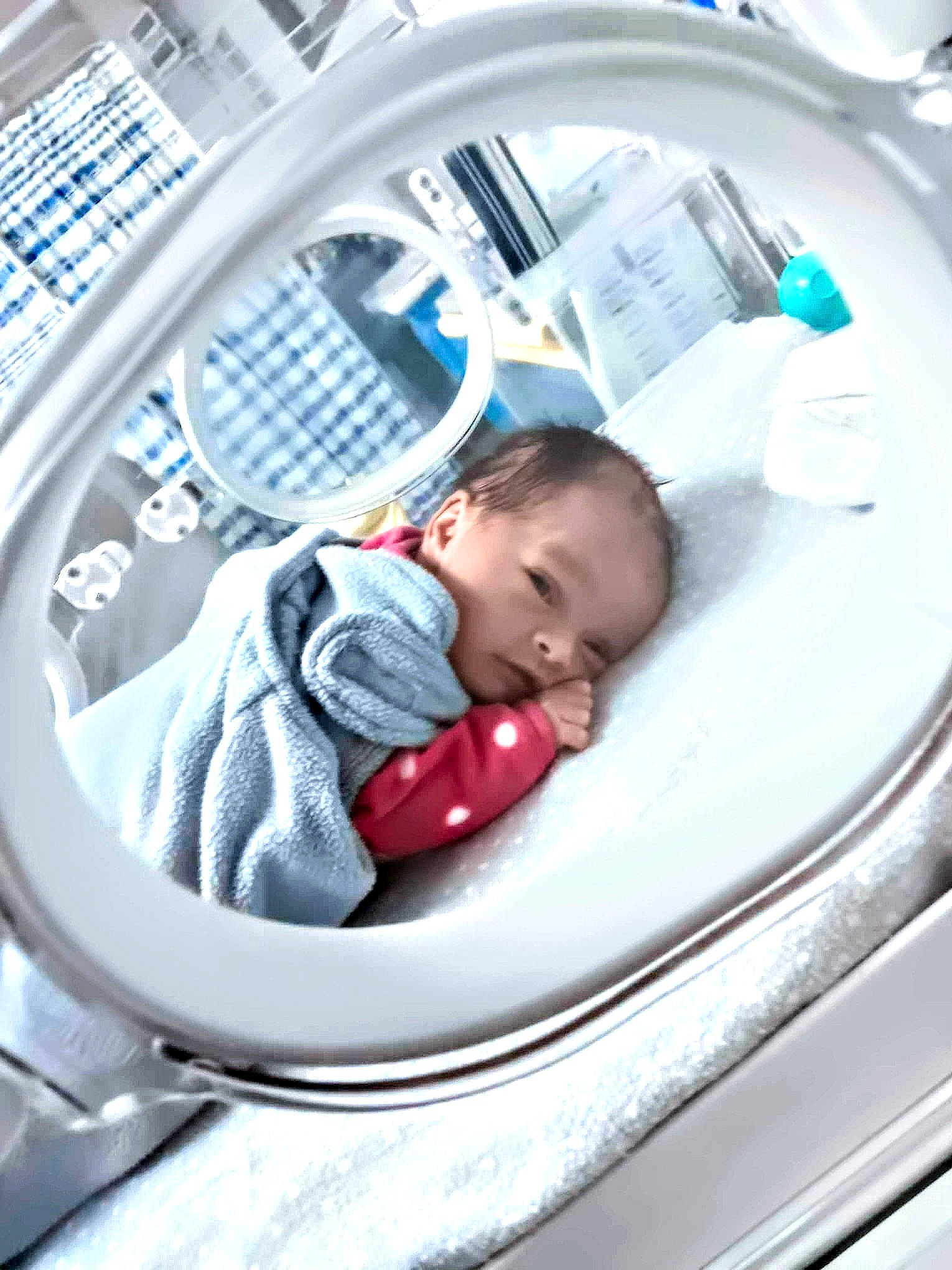 Amaris is registered to the contest to win money with this photo: auto_part, automotive_design, automotive_wheel_system, baby, baby_products, baby_safety, baby_sleeping, baby_toddler_clothing, child, circle, comfort, electric_blue, engineering, pattern, person, product, service, steering_wheel, toddler