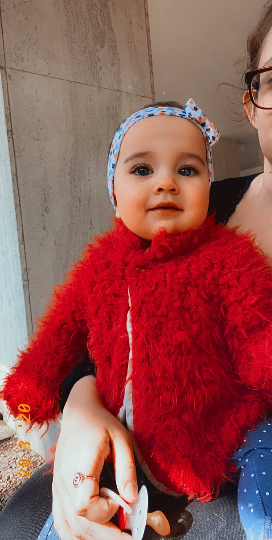 Loréna a rejoint le concours — aidez-le/la à gagner de superbes lots ! animal_product, baby, baby_toddler_clothing, bonnet, child, child_model, costume_accessory, creative_arts, fur, fur_clothing, hair_accessory, headband, headgear, headpiece, headwear, knitting, person, photography, textile, toddler