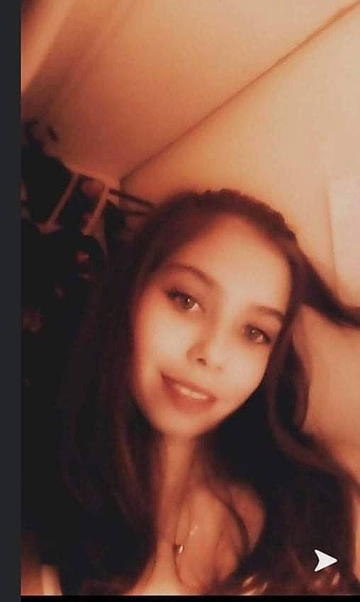 Oceane participe au concours pour gagner de l'argent avec cette photo : black_hair, cheek, chin, ear, eyebrow, eyelash, flash_photography, forehead, fun, gesture, happy, human, jaw, joy, lip, mouth, neck, nose, person, shoulder