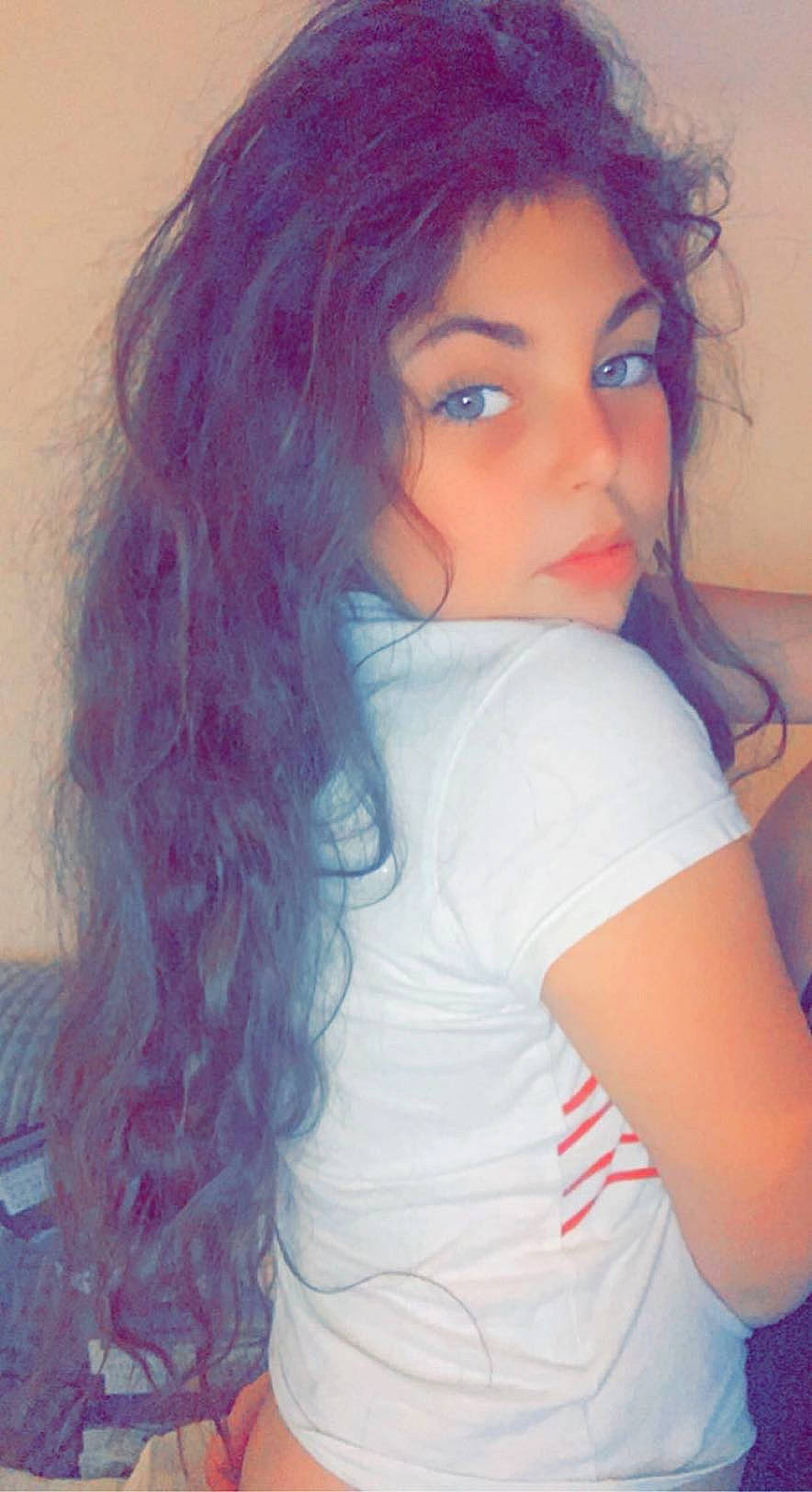 Liyana participe au concours pour gagner de l'argent avec cette photo : chin, cool, eye, eyebrow, eyelash, face, flash_photography, forehead, head, iris, jaw, lip, makeover, mouth, neck, nose, person, pink, purple, shoulder