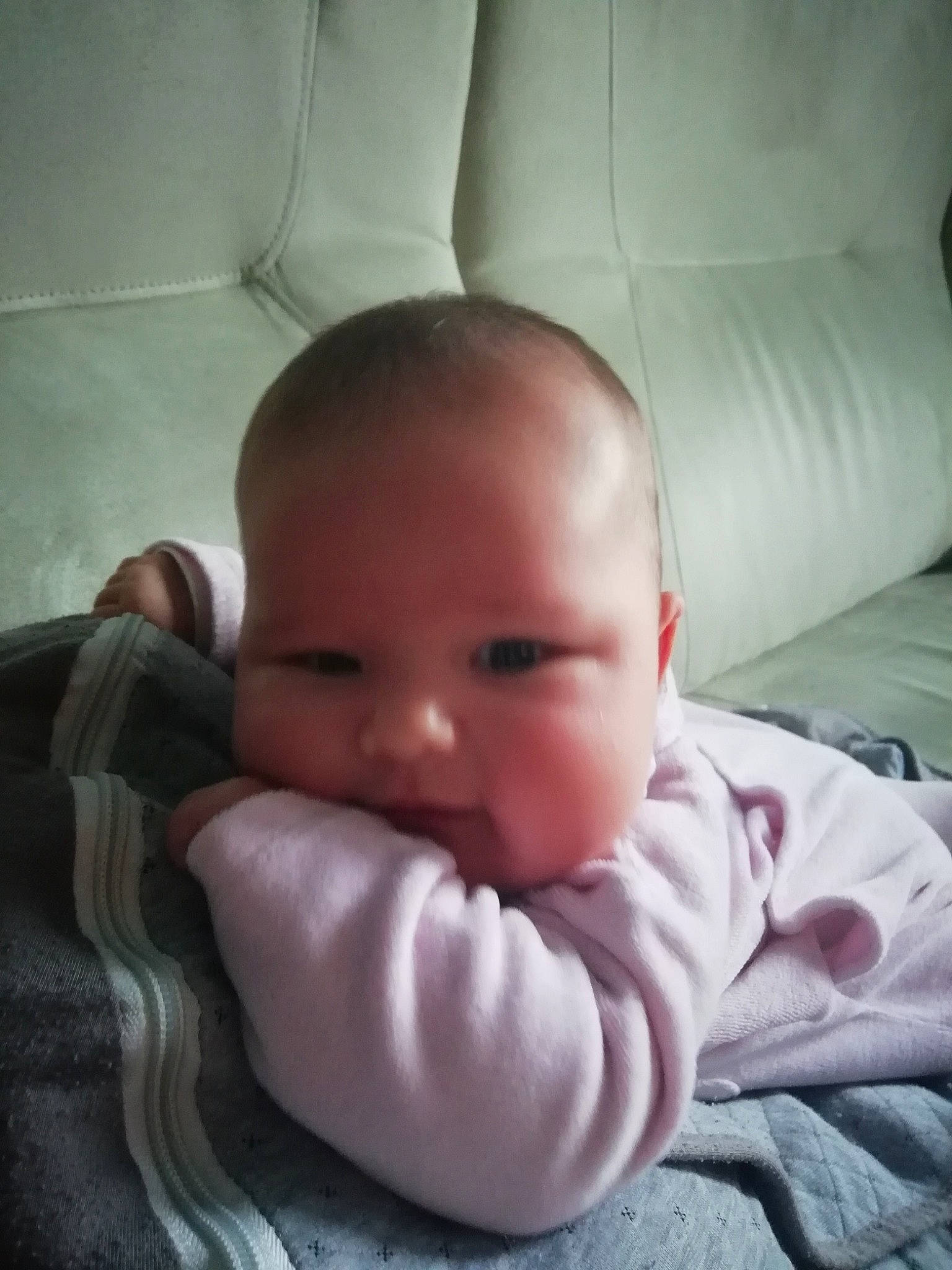 Ambre participe au concours pour gagner de l'argent avec cette photo : baby, baby_sleeping, baby_toddler_clothing, cheek, child, comfort, eyebrow, eyelash, flooring, iris, linens, lip, mouth, nose, pattern, person, room, sitting, sleeve, thumb