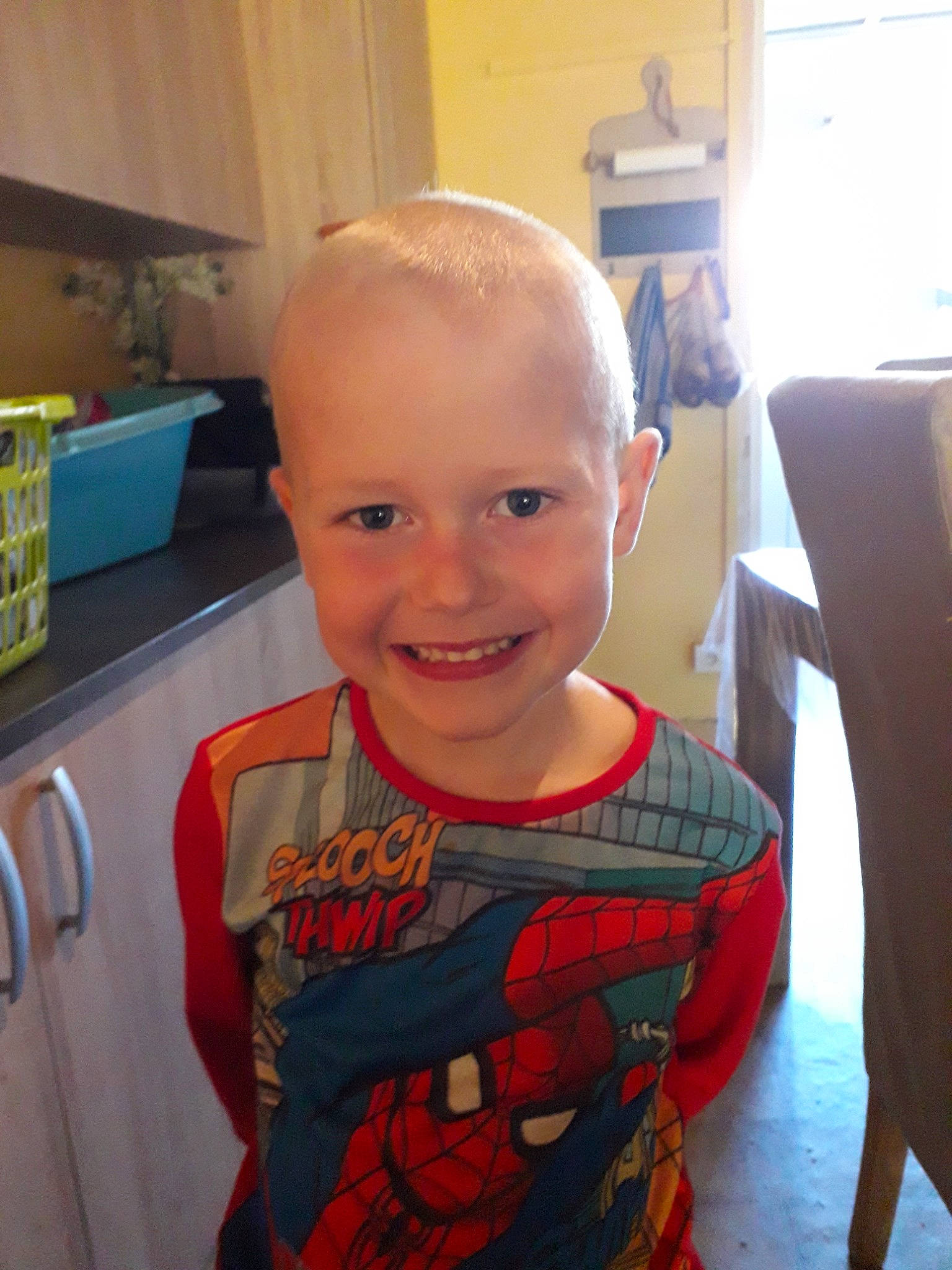 Eden a rejoint le concours — aidez-le/la à gagner de superbes lots ! boy, cheek, child, chin, day, ear, eye, eyebrow, face, facial_expression, forehead, hair, hairstyle, head, human_hair_color, joy, nose, person, skin, smile