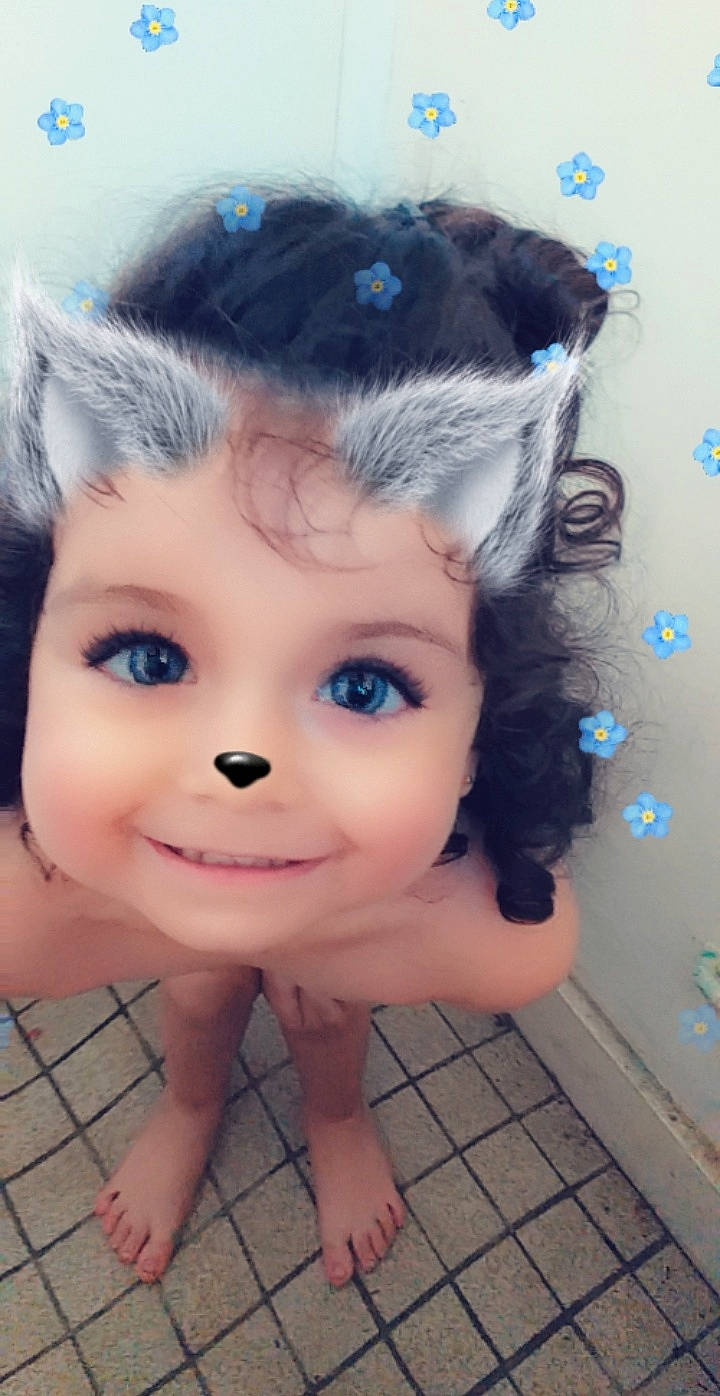 Shayna a rejoint le concours — aidez-le/la à gagner de superbes lots ! baby, cheek, child, child_model, chin, costume_accessory, eye, eyebrow, eyelash, foot, forehead, fur, hair_accessory, headband, headpiece, iris, joy, nail, nose, person