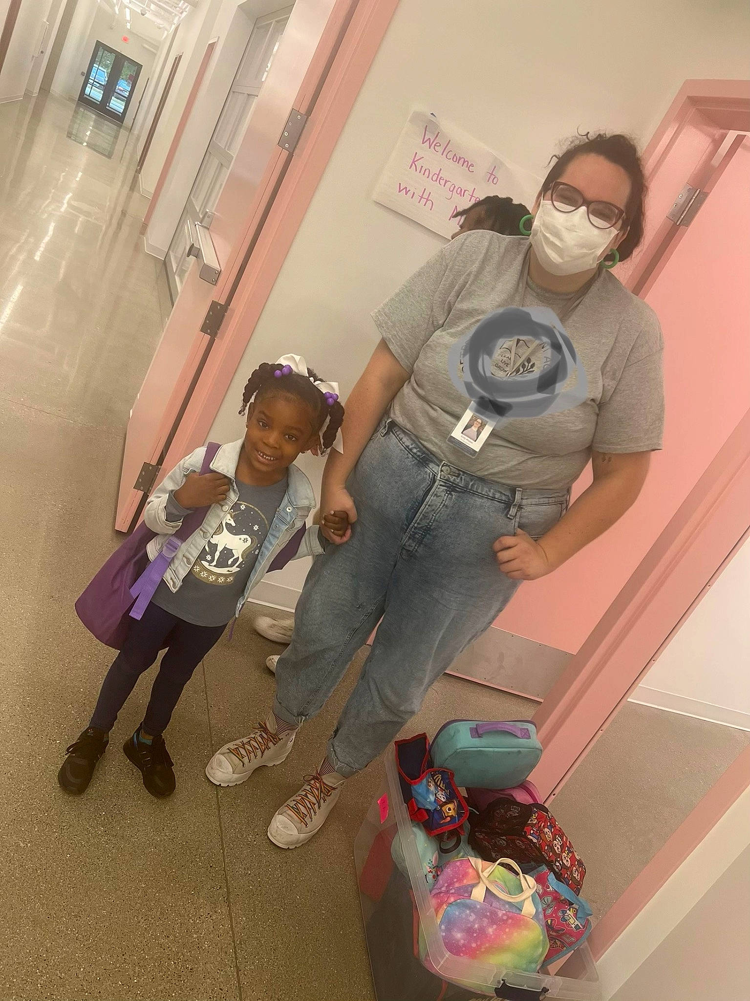 Mylan joined the competition — help win amazing prizes! bag, chair, event, eyewear, flooring, fun, handbag, human_leg, jeans, joint, joy, knee, luggage_and_bags, person, room, sandal, shoe, sneakers, sunglasses, t_shirt