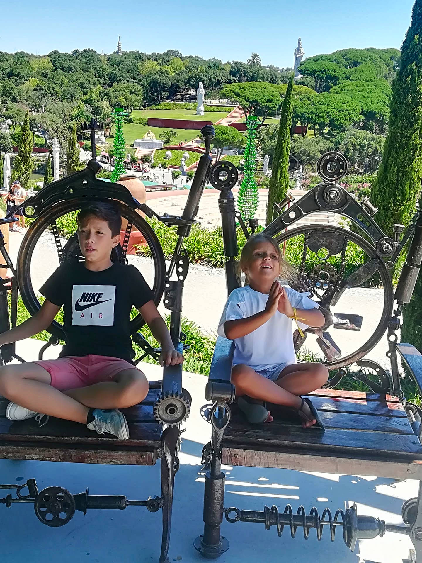 Doidos participe au concours pour gagner de l'argent avec cette photo : joy, leisure, person, recreation, vacation, vehicle