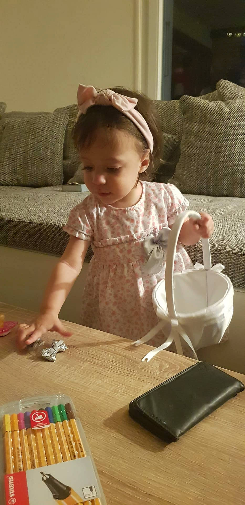 Eva a rejoint le concours — aidez-le/la à gagner de superbes lots ! child, person, play, toddler