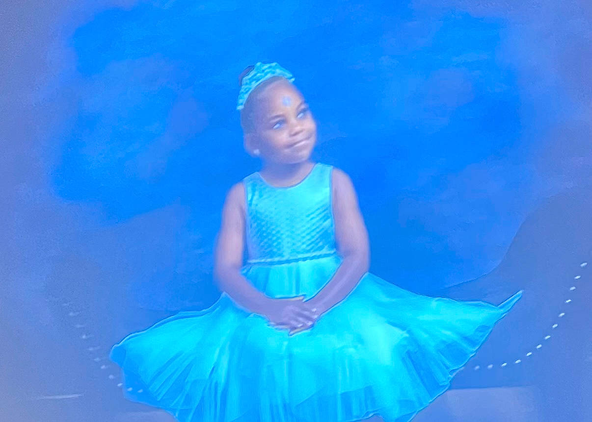 Queen is registered to the contest to win money with this photo: art, baby_toddler_clothing, ballet_tutu, blue, cloud, costume, dance, day_dress, dress, electric_blue, entertainment, event, fashion_design, human_body, joy, magenta, performing_arts, person, purple, ruffle