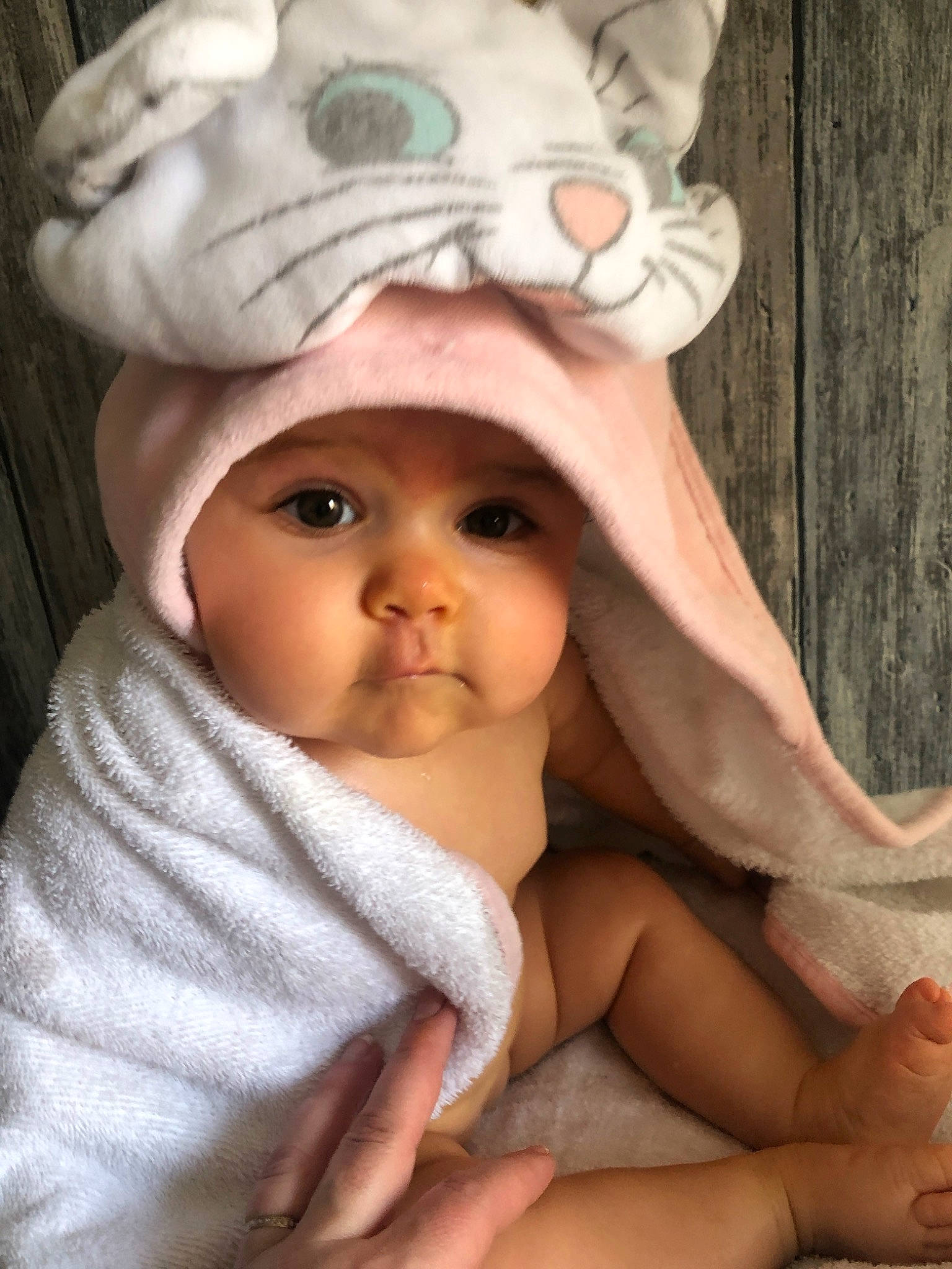 Alix a rejoint le concours — aidez-le/la à gagner de superbes lots ! baby, child, headgear, headwear, person, toddler