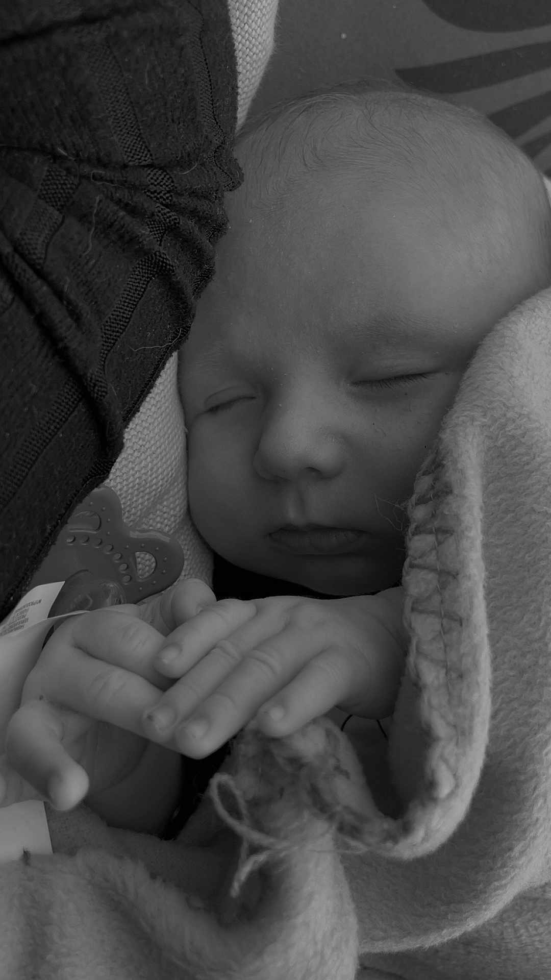 Eden participe au concours pour gagner de l'argent avec cette photo : baby, sleeping, hands, blanket, pacifier, closeup, black_and_white, infant, soft_texture, peaceful, newborn, face, resting, cute, child, cozy, portrait, tender, wrapped, peace