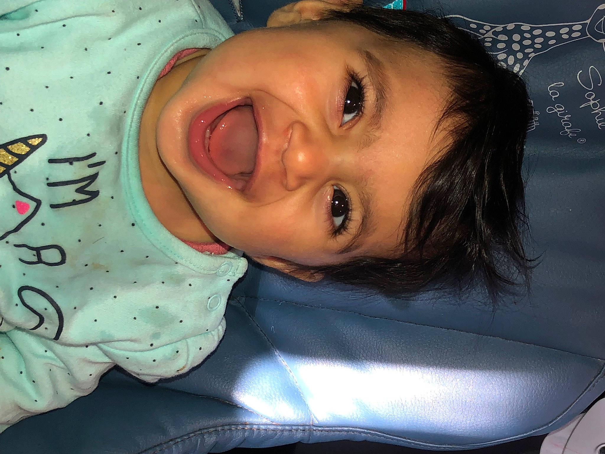 Alicia participe au concours pour gagner de l'argent avec cette photo : arm, cheek, chin, eye, eyebrow, eyelash, face, flash_photography, forehead, hair, head, human_body, iris, lip, mouth, neck, nose, organ, person, skin