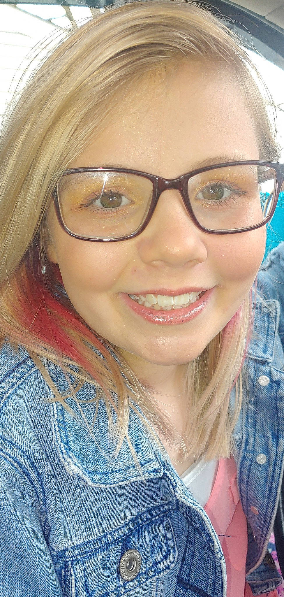 Keirra joined the competition — help win amazing prizes! beauty, blond, cheek, chin, cool, eyebrow, eyewear, face, facial_expression, forehead, glasses, hair, hairstyle, jaw, joy, lip, nose, person, selfie, skin