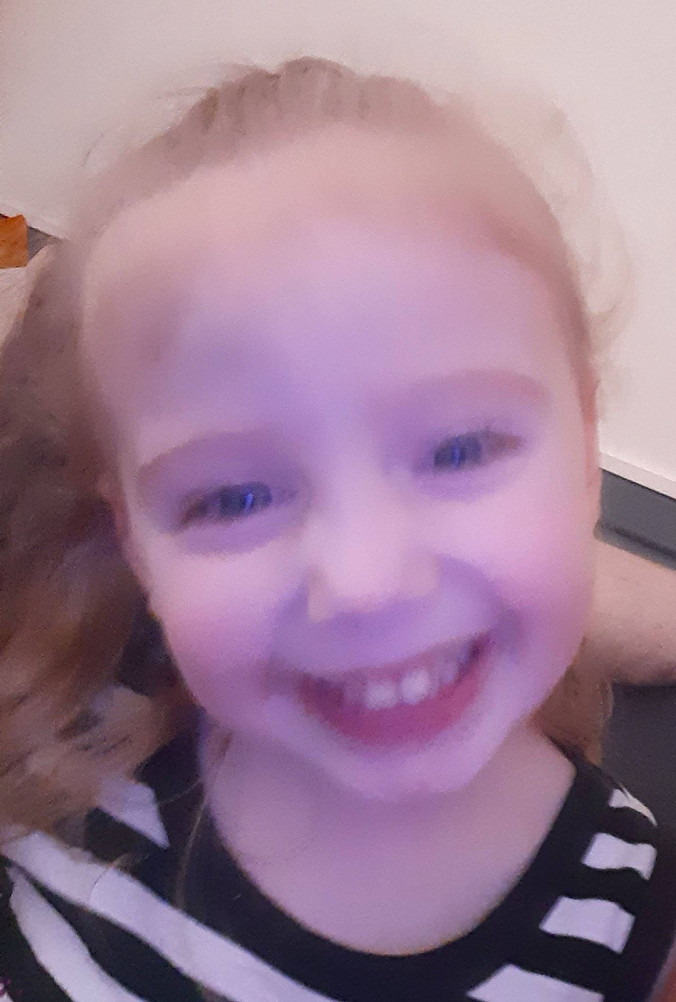 Madyson a rejoint le concours — aidez-le/la à gagner de superbes lots ! cheek, chin, cool, ear, eyebrow, eyelash, forehead, fun, happy, iris, jaw, joy, lip, mouth, neck, nose, person, pink, purple, skin