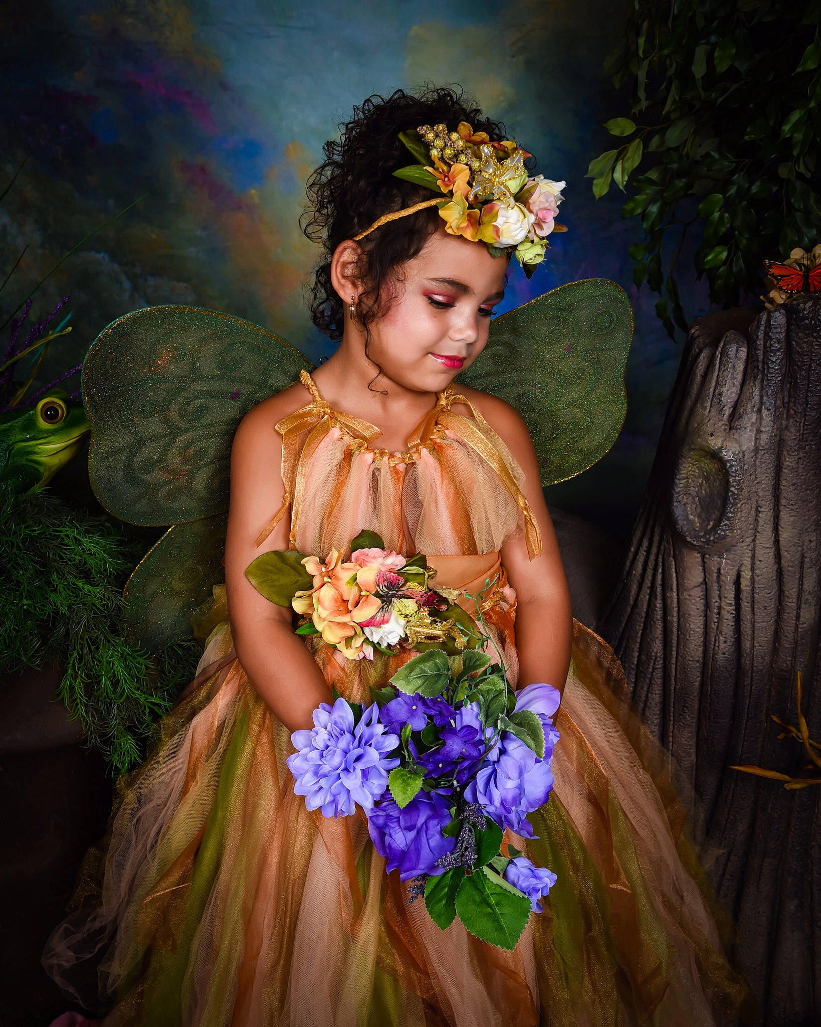 Evyn is registered to the contest to win money with this photo: art, fictional_character, floristry, flower, flower_arranging, hair_accessory, headpiece, headwear, hula, lei, person, photography, plant, portrait