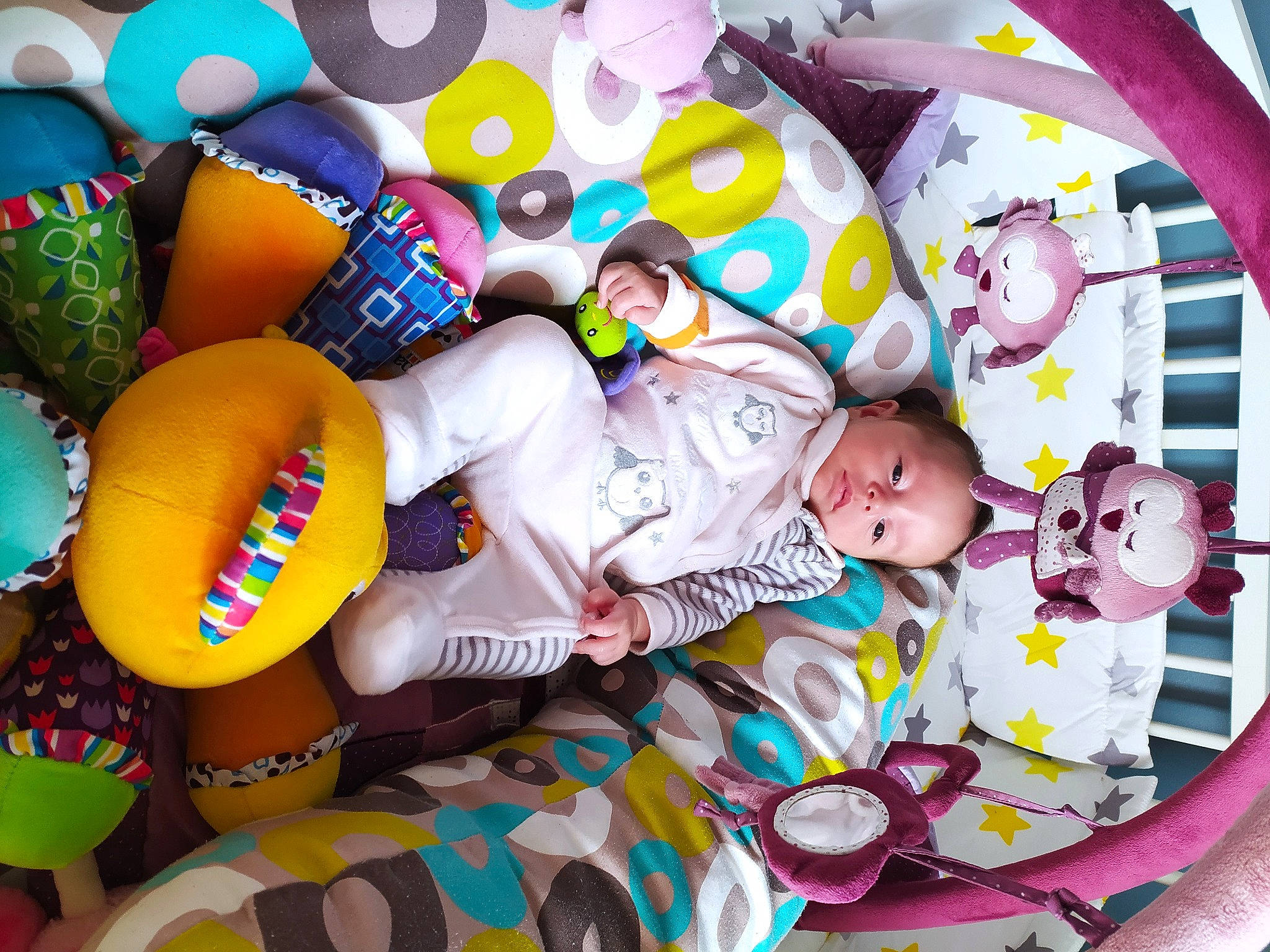 Kalie participe au concours pour gagner de l'argent avec cette photo : art, baby, baby_products, baby_toddler_clothing, balloon, child, comfort, event, fun, happy, leisure, linens, party_supply, pattern, people, person, plastic, product, room, textile