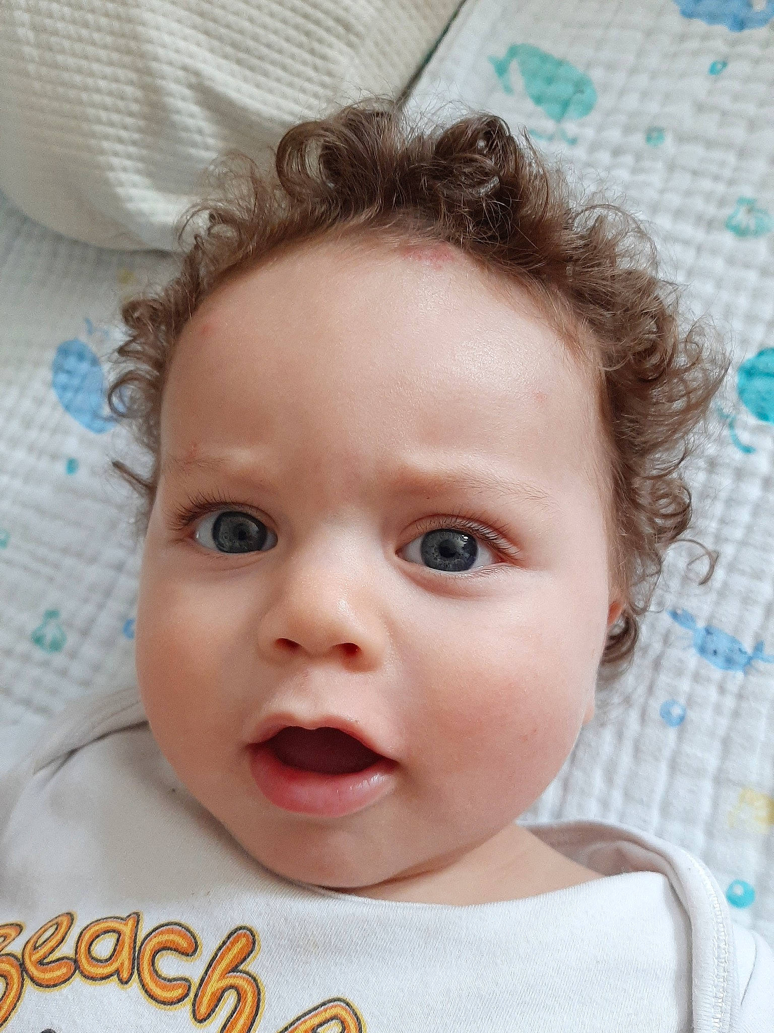 Warren participe au concours pour gagner de l'argent avec cette photo : baby, baby_making_funny_faces, cheek, child, chin, close_up, eye, eyebrow, face, facial_expression, forehead, hair, head, iris, lip, mouth, nose, person, skin, smile