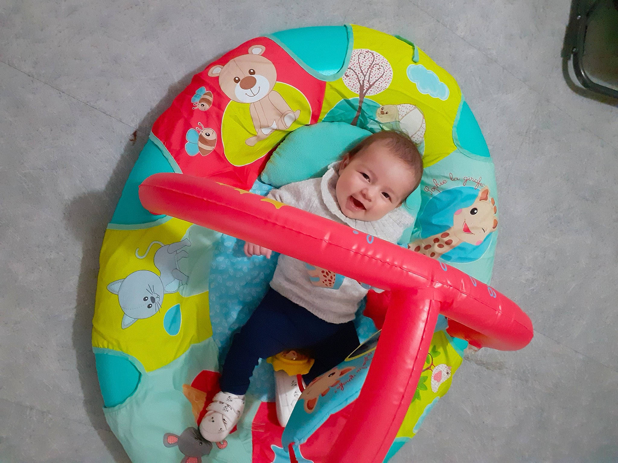 Thaïssia a rejoint le concours — aidez-le/la à gagner de superbes lots ! baby, baby_products, baby_toys, child, fun, person, play, product, toddler, toy