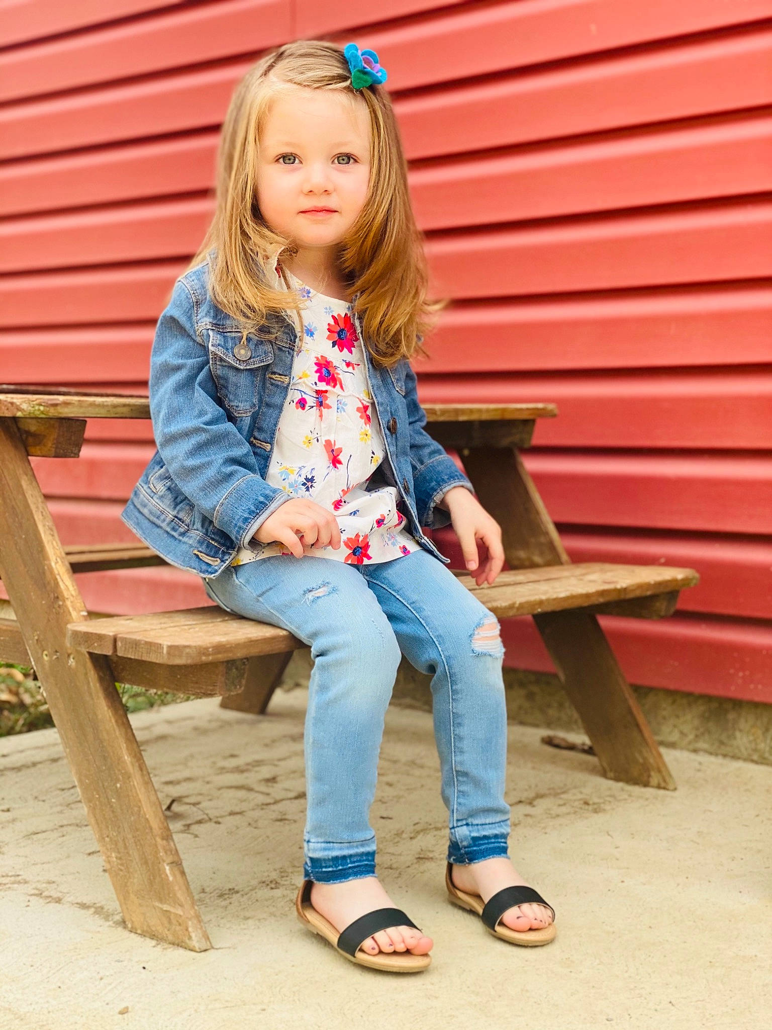 Jentree joined the competition — help win amazing prizes! bench, blond, blue, denim, electric_blue, fun, hair, happy, jeans, knee, leg, leisure, lip, orange, person, shoe, sleeve, street_fashion, t_shirt, waist