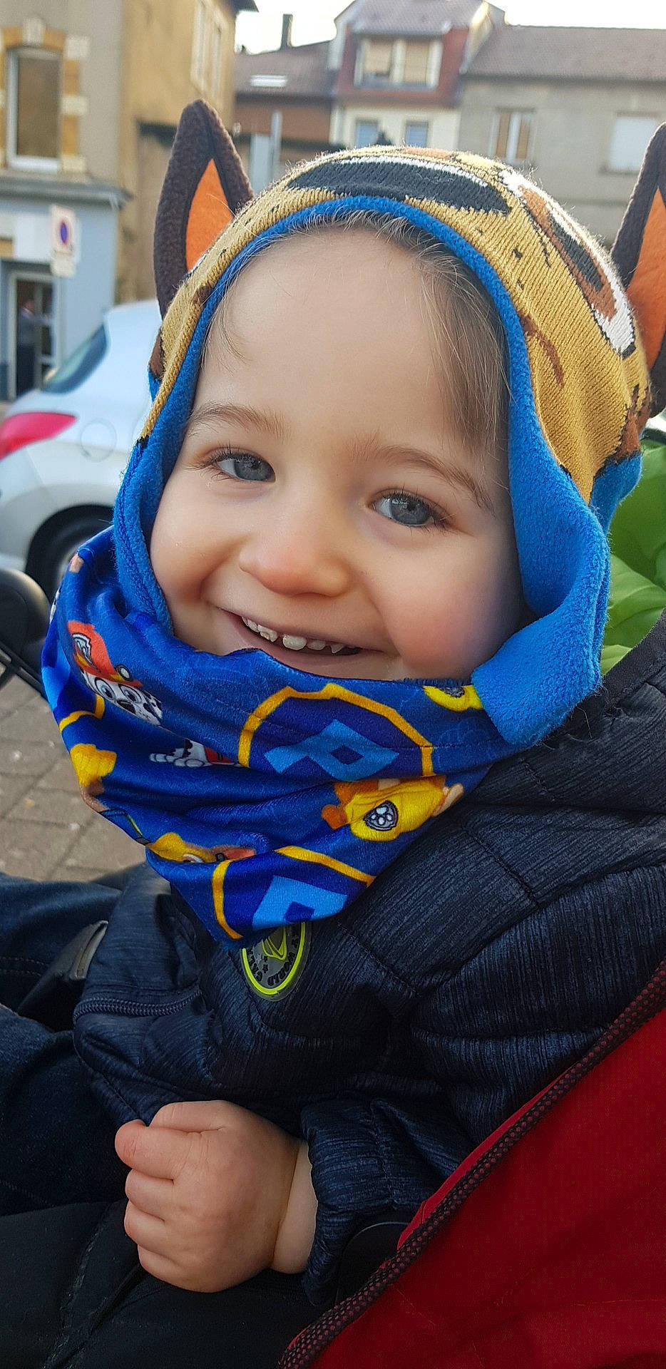 Bryan participe au concours pour gagner de l'argent avec cette photo : baby_carriage, baby_products, blue, boy, child, cool, day, eye, fun, girl, headgear, infant, joy, person, product, red, skin, smile, toddler