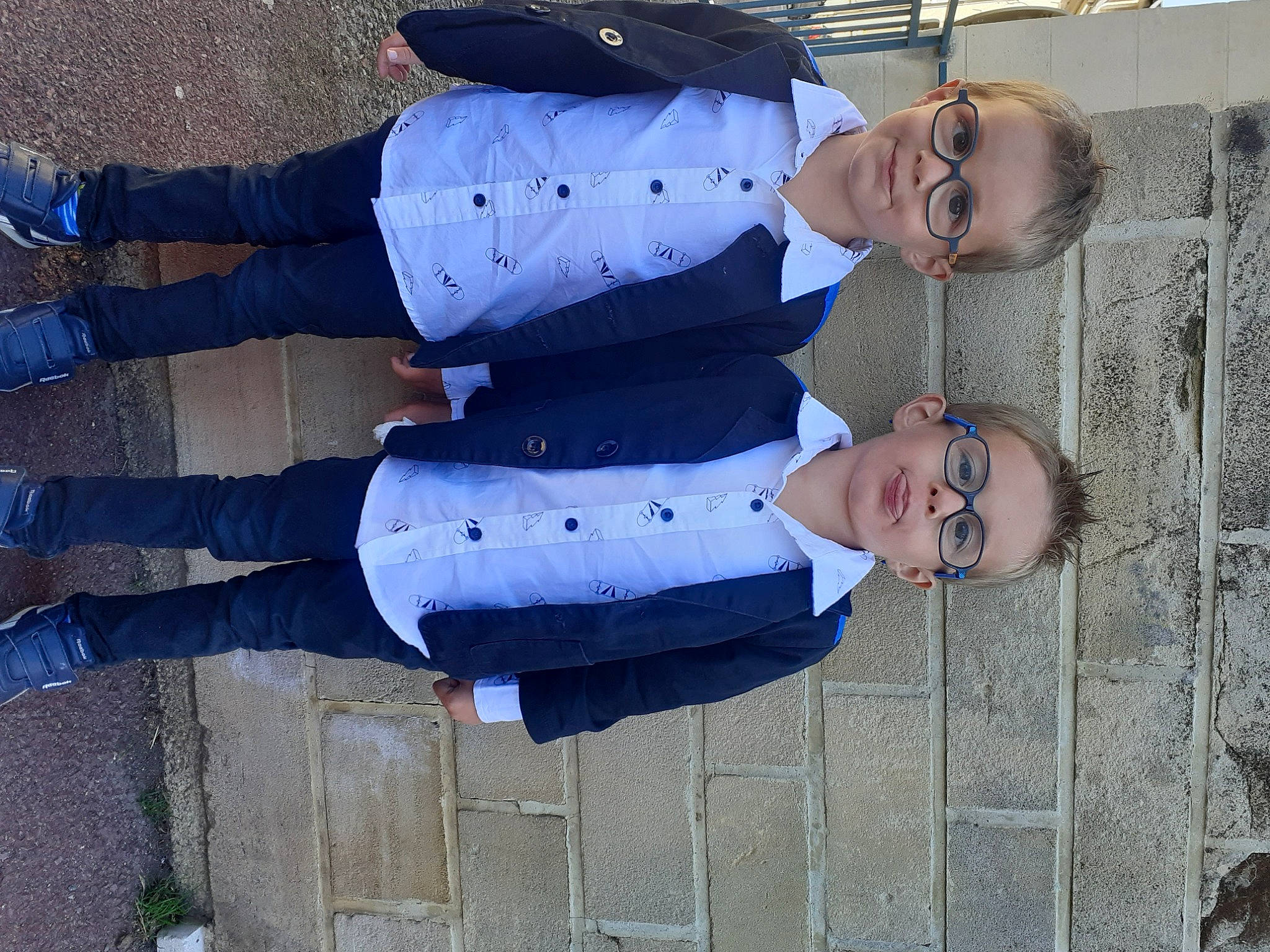 Sacha Et Noe participe au concours pour gagner de l'argent avec cette photo : denim, jacket, jeans, joy, person