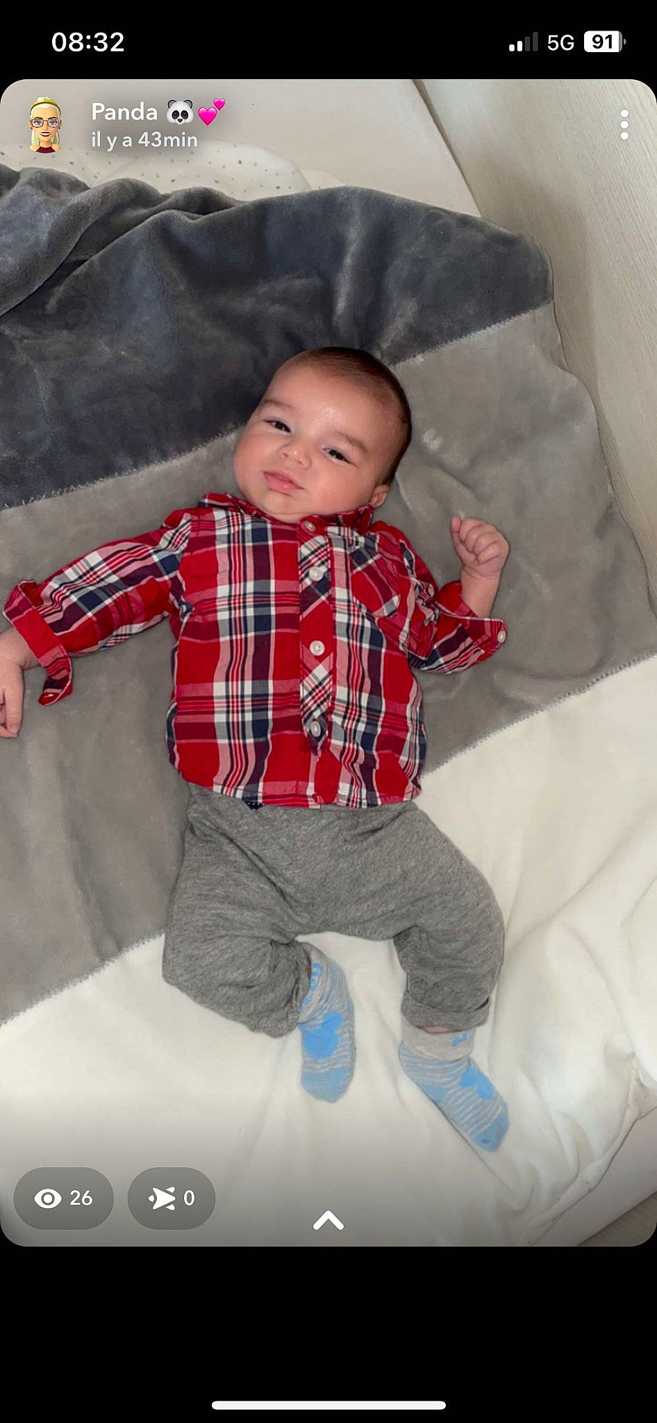 Léandre participe au concours pour gagner de l'argent avec cette photo : baby, baby_toddler_clothing, child, collar, comfort, dress_shirt, fun, head, joy, linens, outerwear, pattern, person, plaid, product, shirt, sleeve, smile, t_shirt, tartan