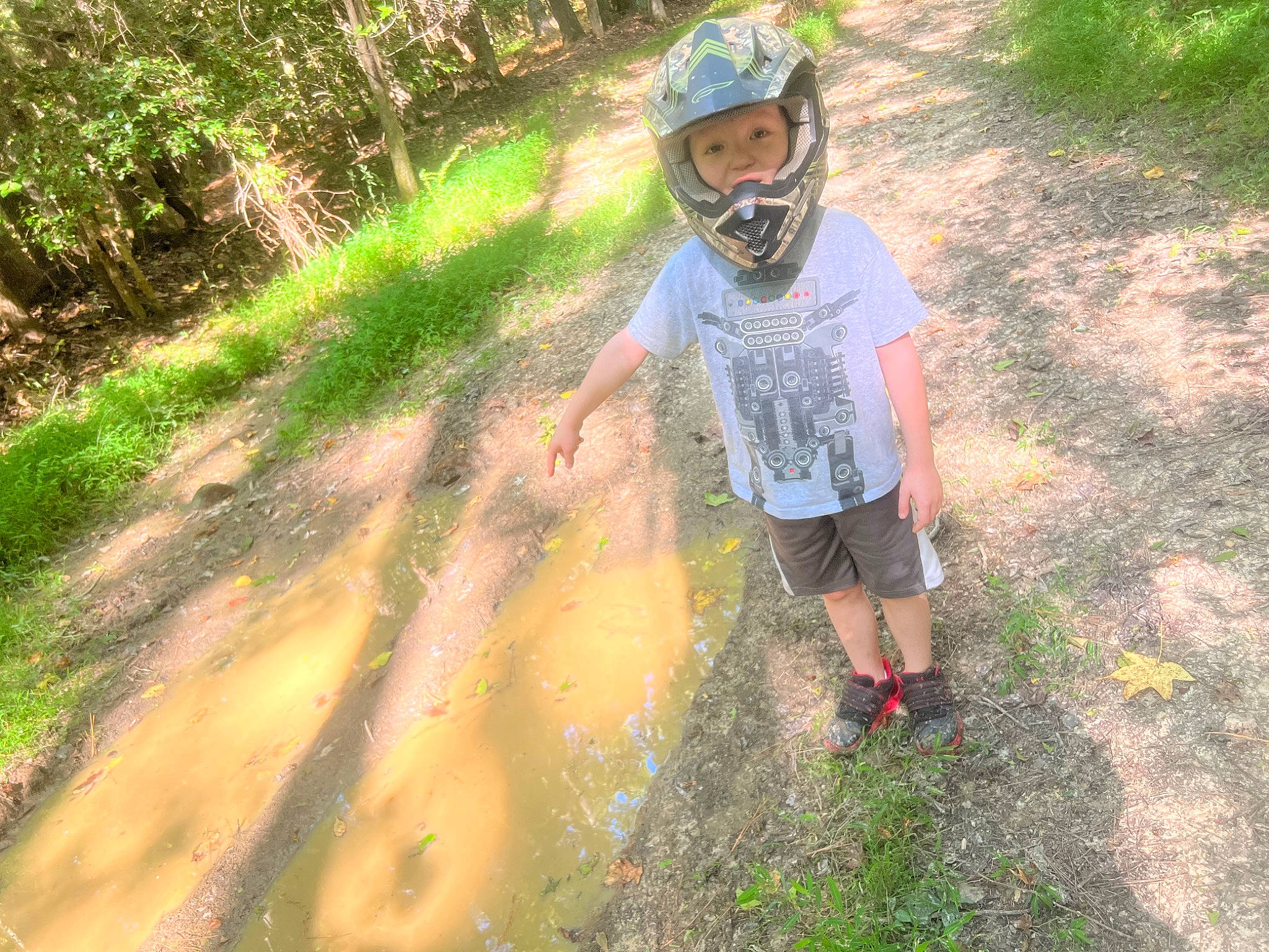 Mark Anthony is registered to the contest to win money with this photo: asphalt, bicycle_clothing, bicycle_frame, bicycle_helmet, cycle_sport, cycling, forest, grass, headwear, helmet, landscape, leisure, people_in_nature, person, personal_protective_equipment, plant, plant_community, racing, recreation, sports_equipment