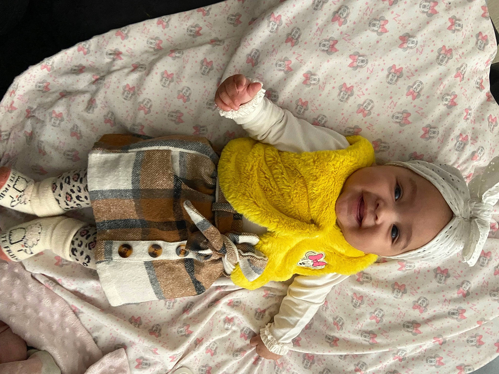 Shaëlly participe au concours pour gagner de l'argent avec cette photo : baby, baby_products, baby_safety, baby_sleeping, baby_toddler_clothing, bedding, child, comfort, facial_expression, headwear, human_body, joy, linens, mammal, pattern, person, product, skin, sleeve, smile