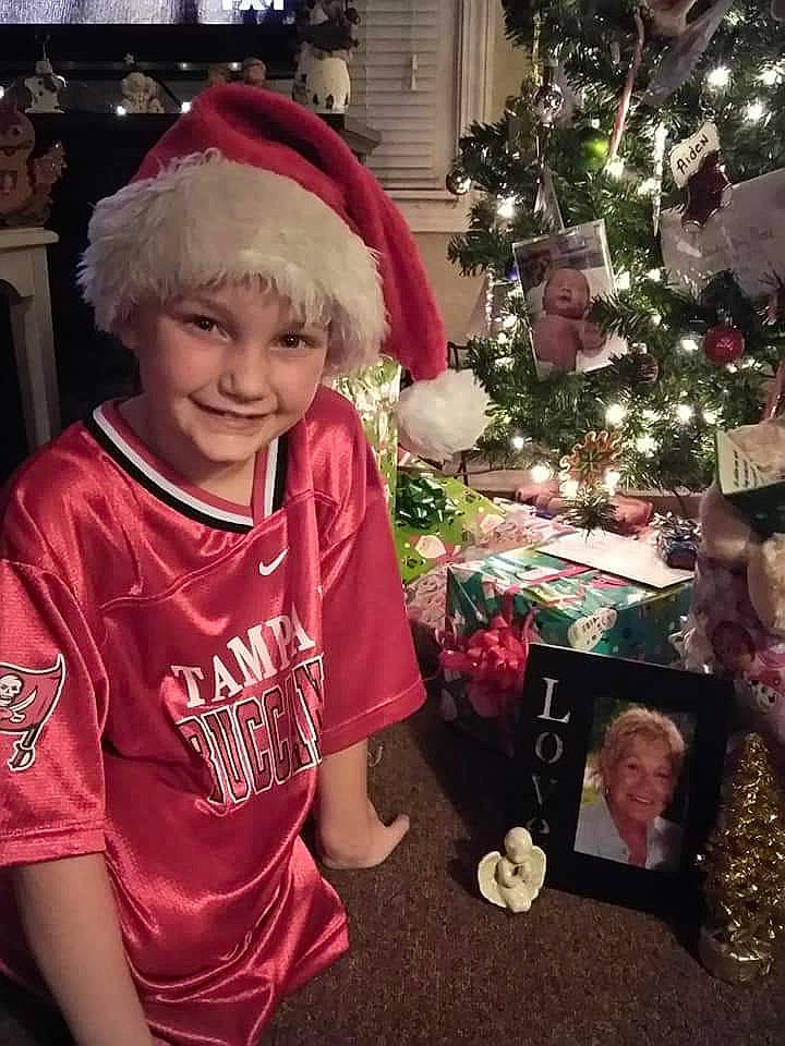 Kassadi is registered to the contest to win money with this photo: