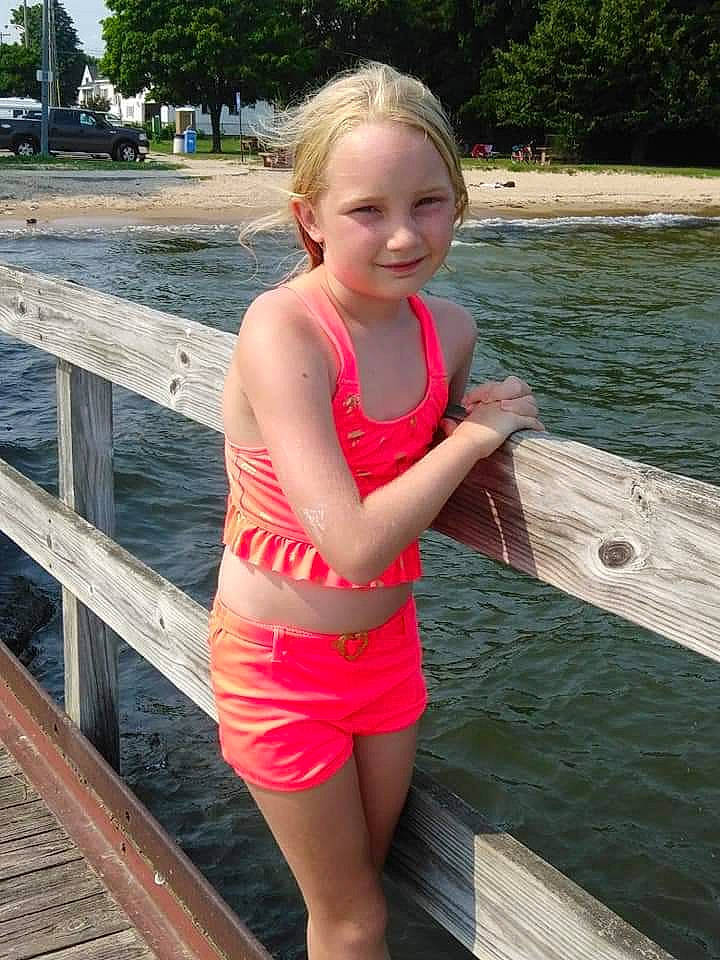 Kassadi is registered to the contest to win money with this photo: