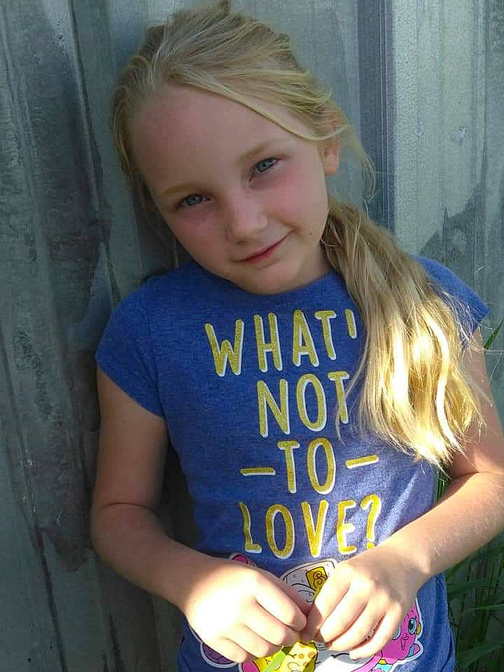 Kassadi is registered to the contest to win money with this photo: