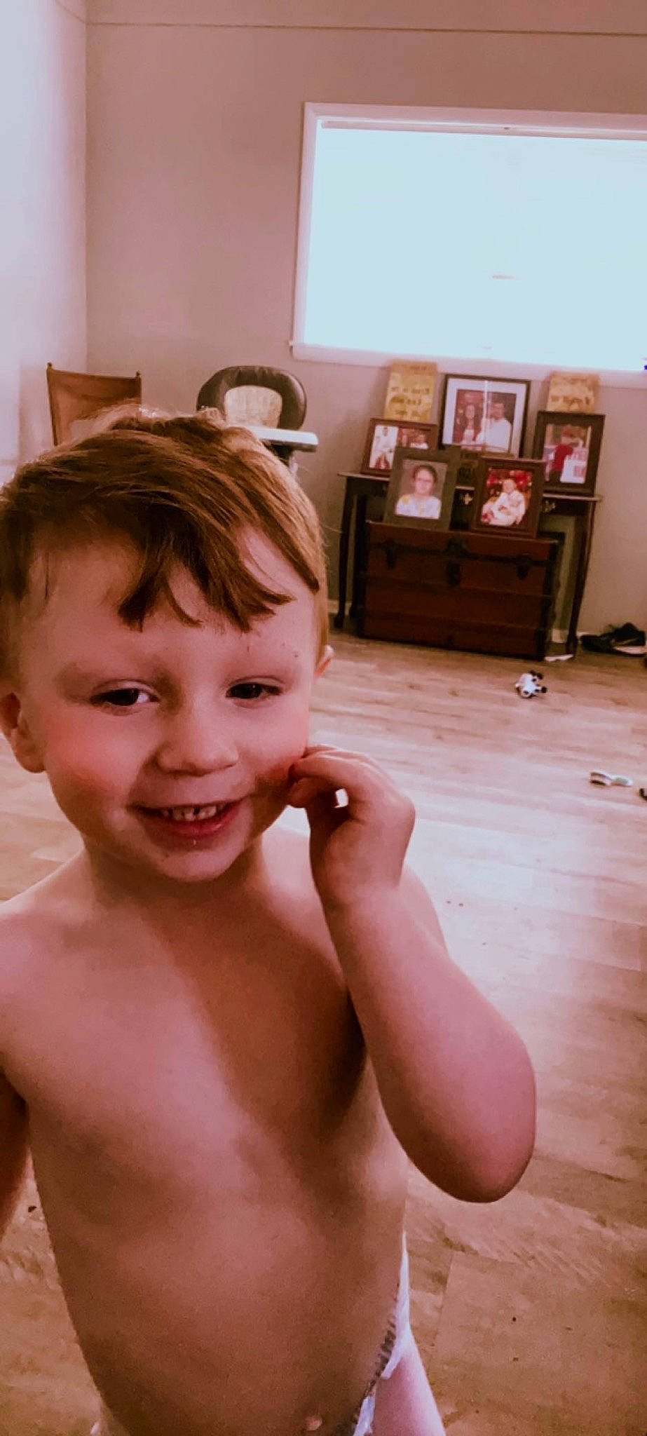 Austin is registered to the contest to win money with this photo: cheek, chin, ear, eyebrow, eyelash, forehead, gesture, happy, human_body, iris, jaw, joint, joy, leg, lip, mouth, neck, nose, person, skin