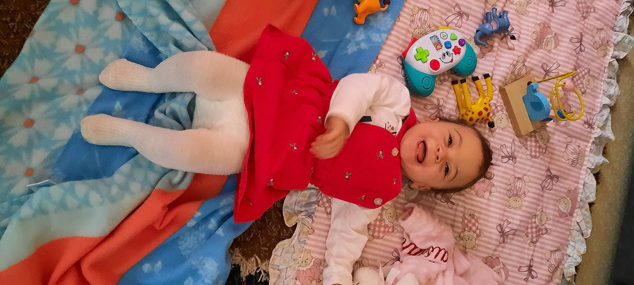 Maïssane a rejoint le concours — aidez-le/la à gagner de superbes lots ! arm, baby, baby_products, baby_toddler_clothing, beauty, child, dress, event, fun, happy, linens, pattern, person, pink, play, room, skin, smile, textile, toddler